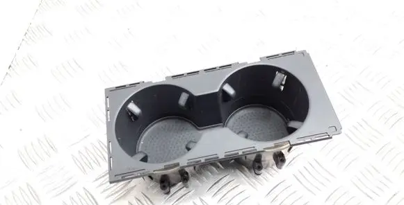 Cup holder front