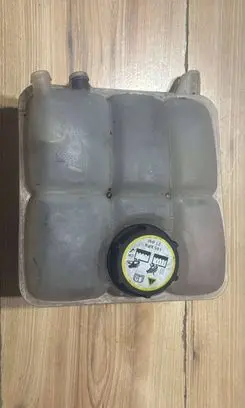 Ford Focus Coolant expansion tank/reservoir 8V618K218A 8V618K218D
