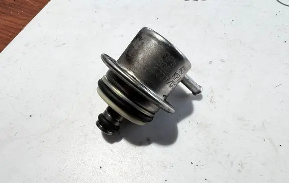 Citroen Xsara Fuel pressure regulator 177701 RPM40