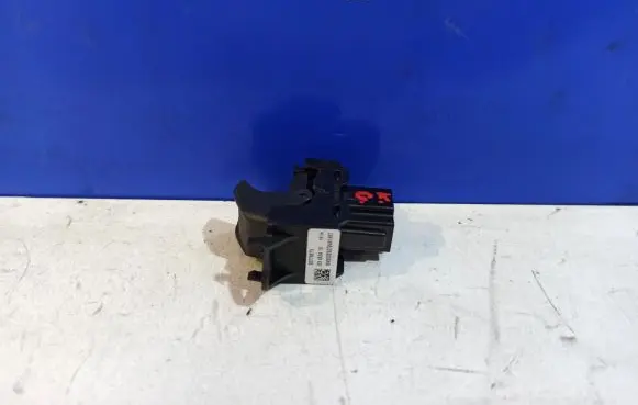 Volvo S80 Electric window control switch 30773273
