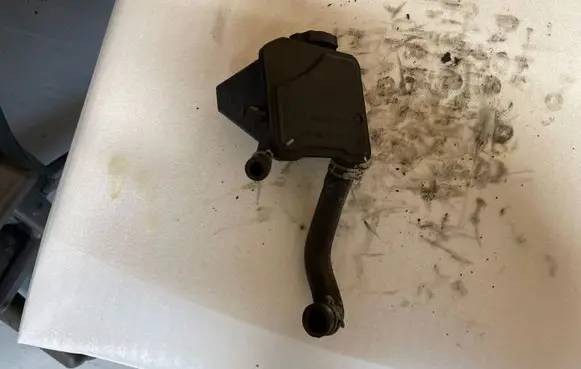 Mercedes-Benz R W251 Power steering fluid tank/reservoir A0004602283