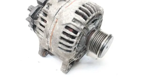 Nissan Juke I F15 Generator/alternator 23100JD10A