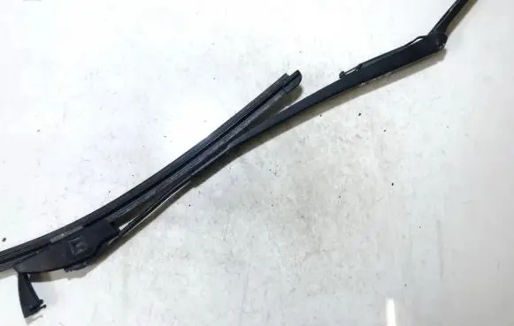 Audi A4 S4 B5 8D Front wiper blade arm 8d1955407d