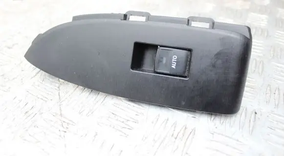 Toyota Prius (XW30) Electric window control switch 74232-47080