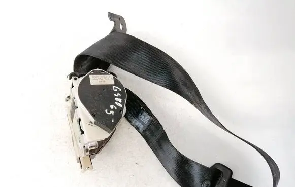 Middle seatbelt (rear)