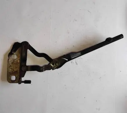 Engine bonnet/hood hinges