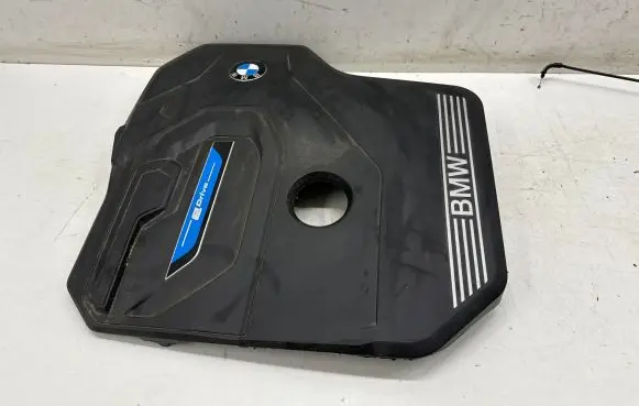 BMW 5 G30 G31 Engine cover (trim) 8676204