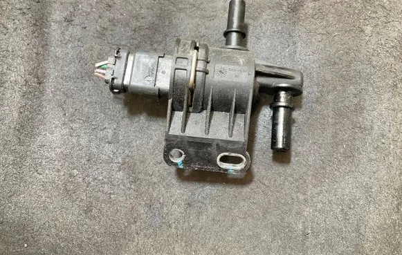 Ford Transit Oil breather separator GK309G756AA