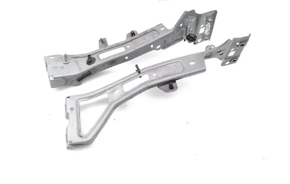 Audi A5 Fender mounting bracket 8W6821131B 8W6821132B