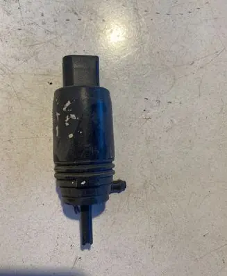 Volkswagen PASSAT B6 Windscreen/windshield washer pump 1K5955651
