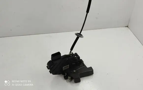 Land Rover Discovery 3 - LR3 Front door lock FQM000216