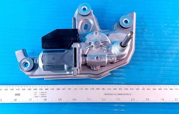 Toyota Sienna XL40 IV Rear window wiper motor 851300E120 2596009352