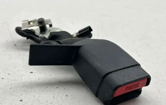 Toyota Auris E180 Rear seatbelt buckle 308826210