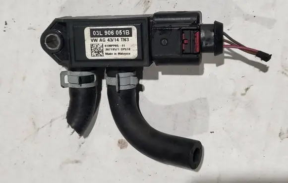 Audi A4 S4 B9 8W Exhaust gas pressure sensor 03L906051B