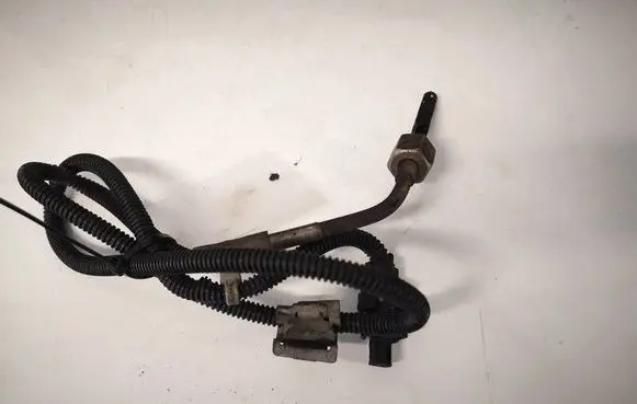 Mercedes-Benz A W176 Exhaust gas temperature sensor A0009057004