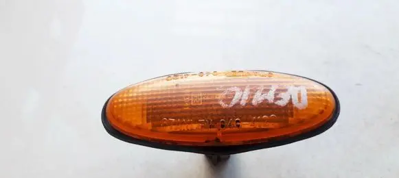 Mazda Demio Front fender indicator light