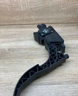 Volkswagen Golf IV Accelerator throttle pedal 1J1721503K 281002342