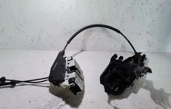 Chrysler 200 Rear door lock P04589915ADA