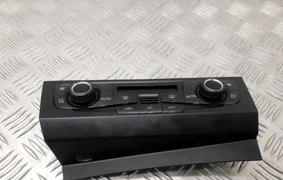 Audi A4 S4 B8 8K Climate control unit 8T2820043S