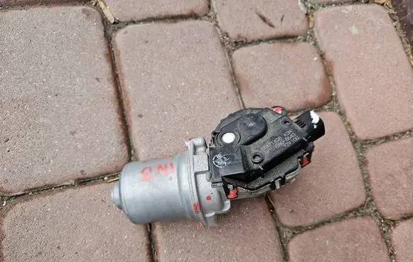 Opel Insignia B Headlight wiper motor 13471428-