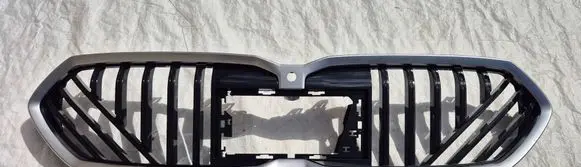 BMW 1 F70 Front bumper upper radiator grill 5A3CF60