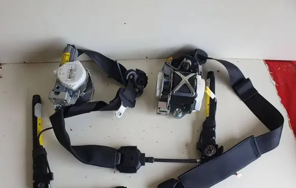 Fiat 500L Set of seat belts 34133033d