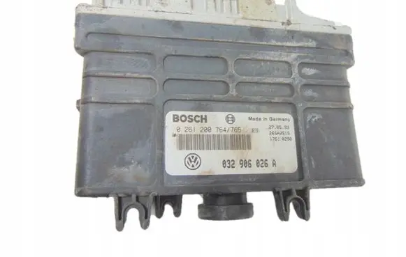 Volkswagen Golf III Engine control unit/module 032906026A