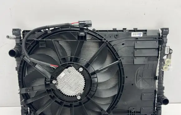 Land Rover Discovery Sport Radiator set K8D28C607BF