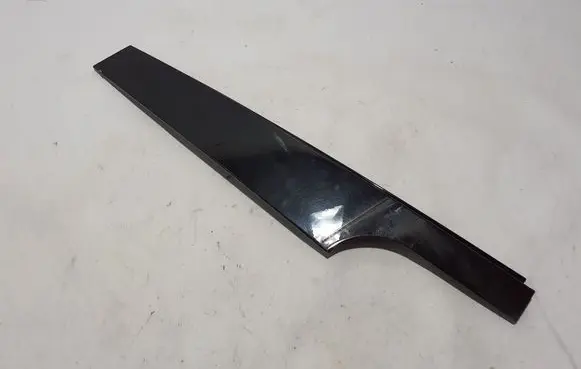 BMW X4M F98 Front door glass trim molding 7416490
