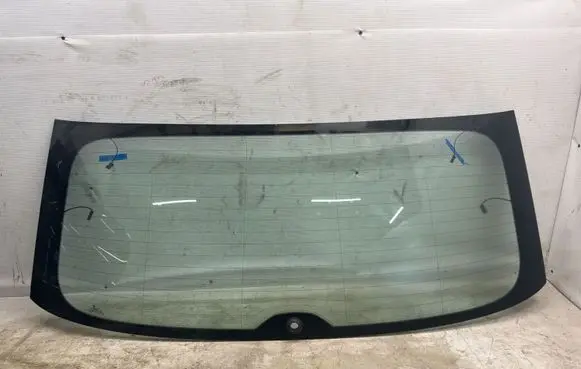Volkswagen Tiguan Rear windscreen/windshield window 5NA845051