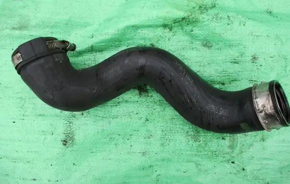 Audi A4 S4 B7 8E 8H Intercooler hose/pipe 8E0145737E