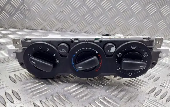 Ford Focus Interior fan control switch 7M5T-19980-AA