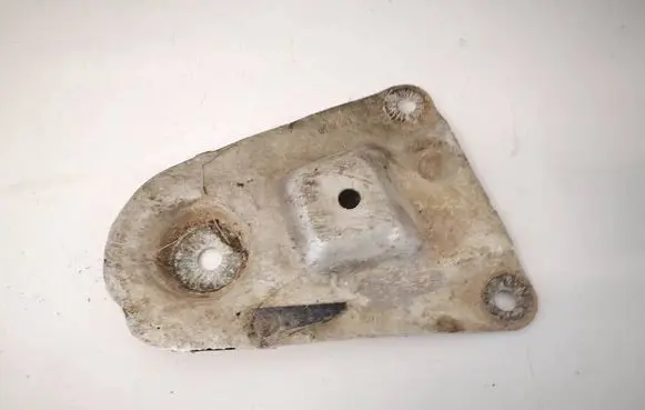 Volkswagen PASSAT B5.5 Engine mounting bracket 8D0399541B