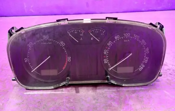 Skoda Octavia Mk2 (1Z) Speedometer (instrument cluster) 