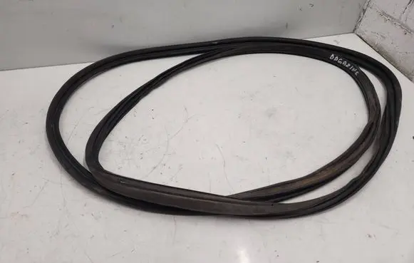 Nissan X-Trail T30 Trunk rubber seal (body)