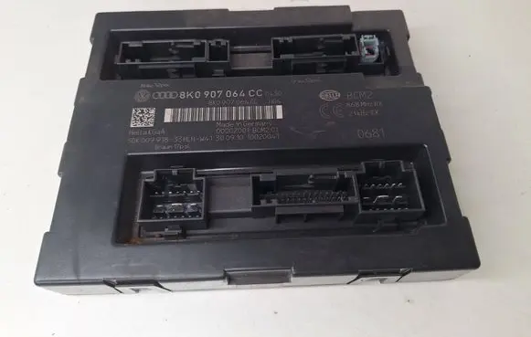 Audi A5 8T 8F Comfort/convenience module 8K0907064CC 00002001