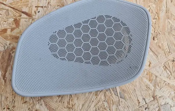 Volvo XC90 Rear door speaker cover trim 31389992