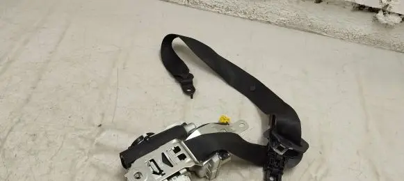 Mercedes-Benz GL X166 Front seatbelt A1668601400