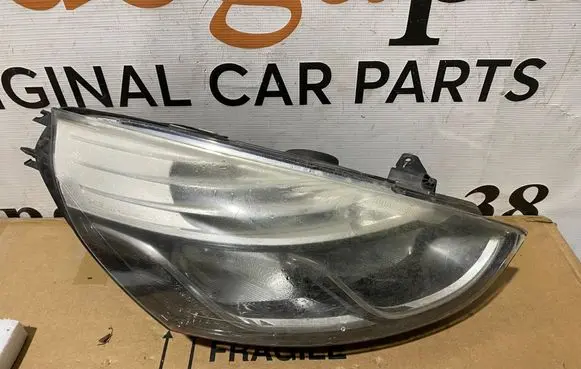 Renault Clio IV Headlight/headlamp 260102796R