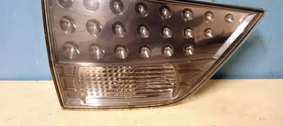 Tailgate rear/tail lights