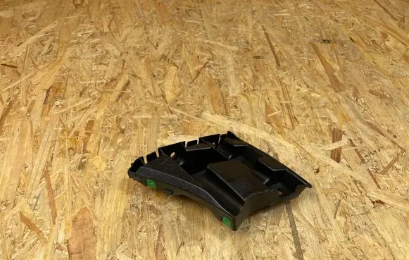 Volvo V40 Front bumper mounting bracket 31425111