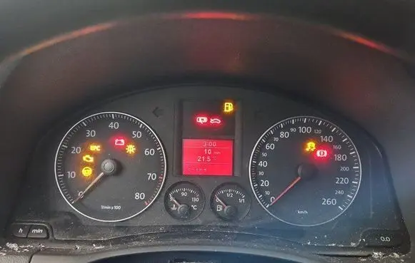 Speedometer (instrument cluster)
