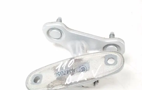 Mercedes-Benz E W212 Front door upper hinge A2047201637