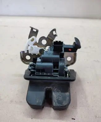 Audi A4 S4 B8 8K Tailgate/trunk/boot lock/catch/latch 8R0827505