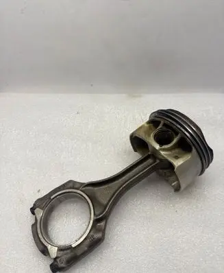 BMW X5M F85 Piston with connecting rod 784323705