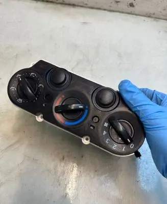Ford Fiesta Climate control unit VP256H18D451B