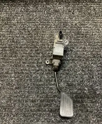 Toyota Yaris Accelerator throttle pedal 781100D020