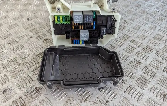 Mercedes-Benz C W205 Fuse box set A2055400082