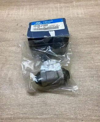 Hyundai Accent Rear brake caliper 5833022000