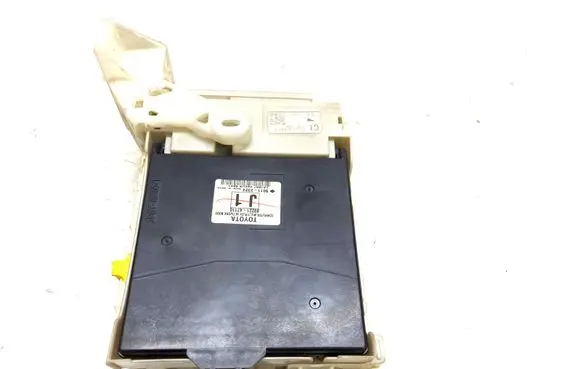 Toyota Prius (XW30) Comfort/convenience module 8922147110 8273047440A